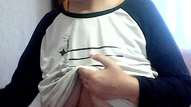 Snapshot of AnaXBerry chatting on 10-16-25, 06:36 AnaXBerry online show from 10-16-25, 06:36