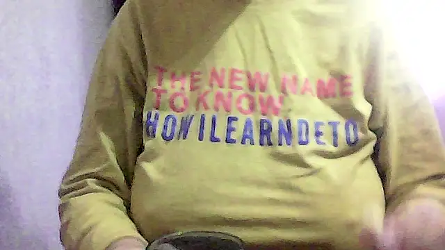 Snapshot of AnaXBerry chatting on 10-18-25, 06:16 AnaXBerry online show from 10-18-25, 06:16