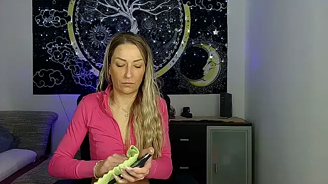 Snapshot of SexxyLiviaa chatting on 12-23-25, 03:59 SexxyLiviaa online show from 12-23-25, 03:59