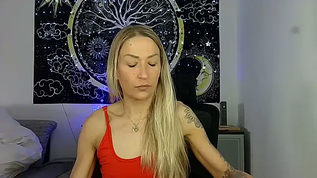 Snapshot of SexxyLiviaa chatting on 03-24-26, 06:51 SexxyLiviaa online show from 03-24-26, 06:51