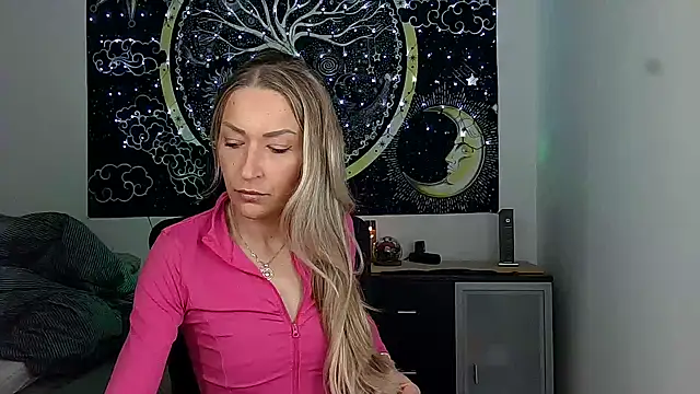 Snapshot of SexxyLiviaa chatting on 03-27-26, 12:27 SexxyLiviaa online show from 03-27-26, 12:27