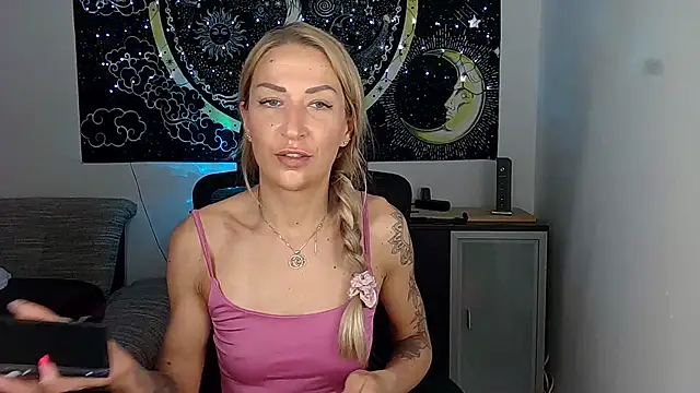 SexxyLiviaa online show from 06-29-26, 01:01