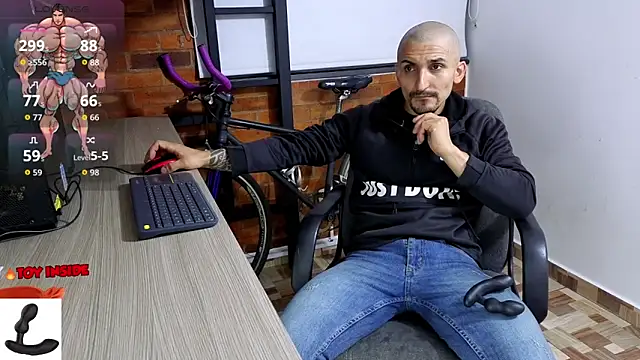 Marck Muscle online show from 11-29-25, 02:58