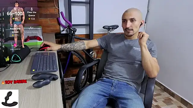 Marck Muscle online show from 02-10-26, 03:54