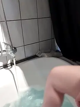 Isabella Geney online show from 03-31-26, 07:31