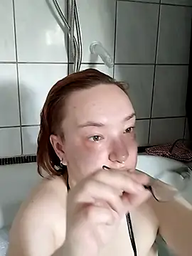 Isabella Geney online show from 04-20-26, 01:14