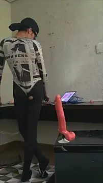 BodyandlegginLover online show from 01-05-26, 05:27