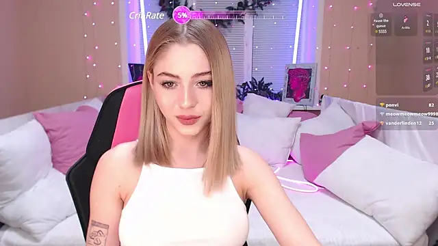 Snapshot of Tessa_Walker chatting on 01-09-25, 10:41 Tessa Walker online show from 01-09-25, 10:41