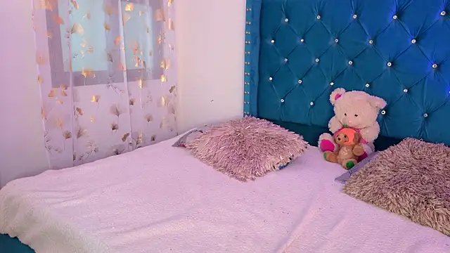 Lilly Peach22 online show from 02-26-26, 03:38