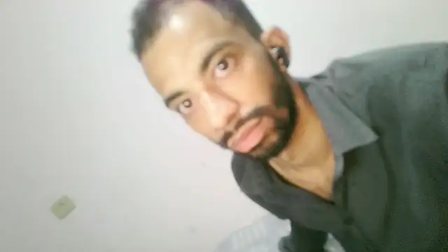 Snapshot of UncutToyBoy23cm chatting on 10-15-25, 07:52 UncutToyBoy23cm online show from 10-15-25, 07:52