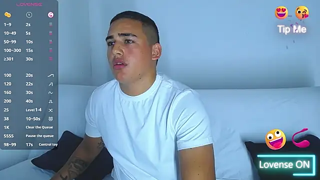 Latino Junge online show from 01-09-25, 01:35