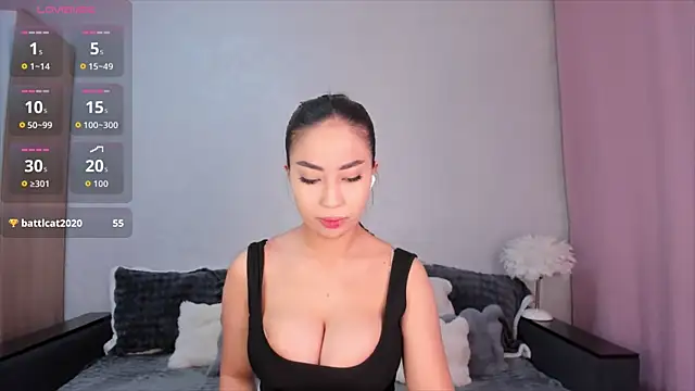 Snapshot of Long_is1and chatting on 10-11-25, 12:26 Long is1and online show from 10-11-25, 12:26