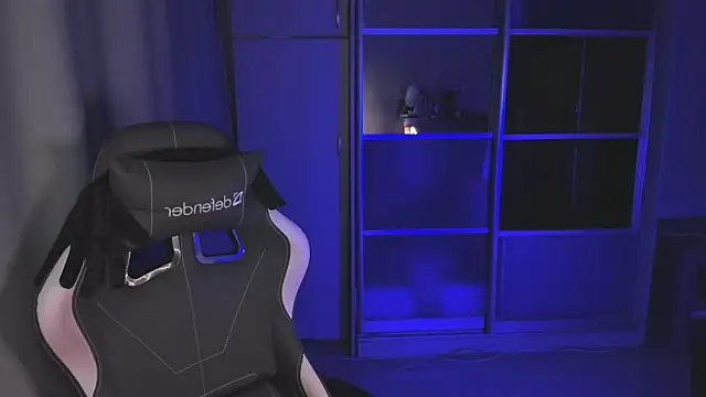 Christy Calypso online show from 12-16-25, 04:01