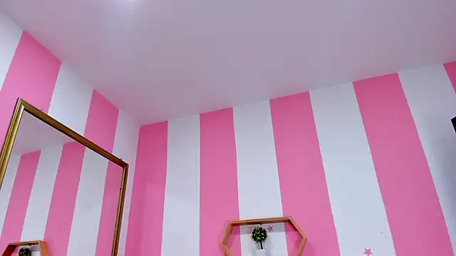 ISABELLA 020 online show from 10-31-25, 01:34