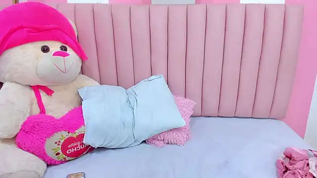 ISABELLA 020 online show from 12-02-25, 01:17