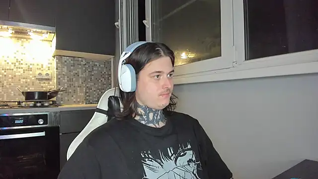 Snapshot of _torfin_ chatting on 12-13-24, 02:32 torfin online show from 12-13-24, 02:32