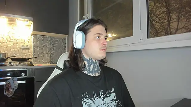 Snapshot of _torfin_ chatting on 12-14-24, 10:39 torfin online show from 12-14-24, 10:39