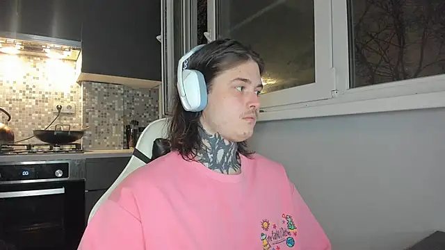 Snapshot of _torfin_ chatting on 12-20-24, 10:11 torfin online show from 12-20-24, 10:11