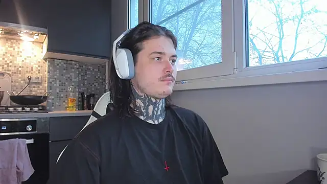 Snapshot of _torfin_ chatting on 12-27-24, 07:18 torfin online show from 12-27-24, 07:18