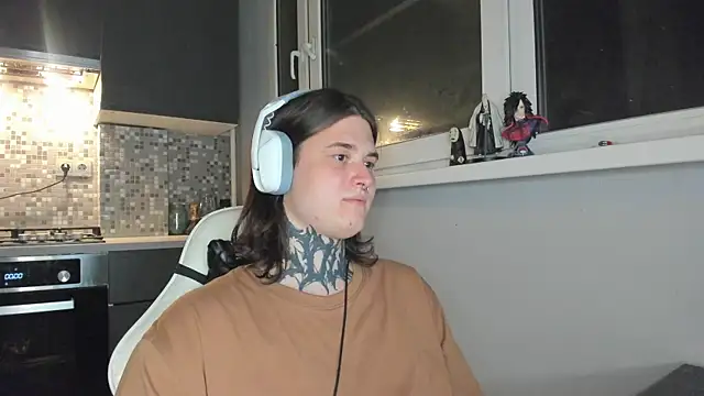 Snapshot of _torfin_ chatting on 02-16-25, 10:21 torfin online show from 02-16-25, 10:21