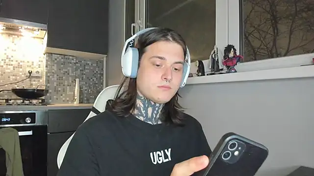 Snapshot of _torfin_ chatting on 02-22-25, 04:19 torfin online show from 02-22-25, 04:19