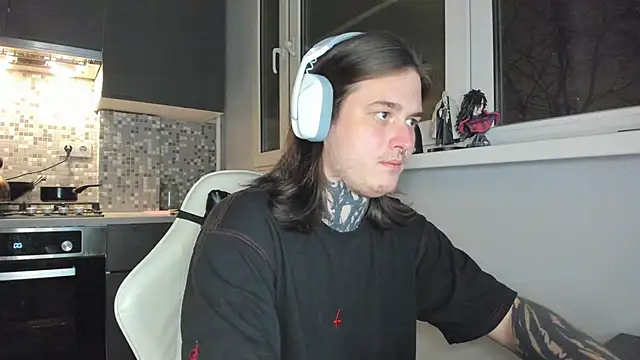 Snapshot of _torfin_ chatting on 03-06-25, 03:02 torfin online show from 03-06-25, 03:02