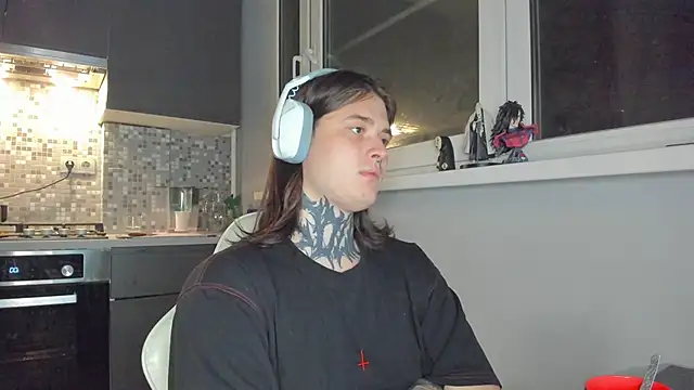 Snapshot of _torfin_ chatting on 03-08-25, 12:11 torfin online show from 03-08-25, 12:11