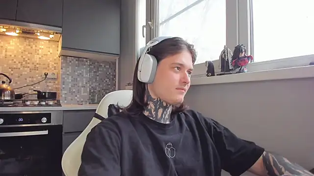 Snapshot of _torfin_ chatting on 03-10-25, 05:54 torfin online show from 03-10-25, 05:54