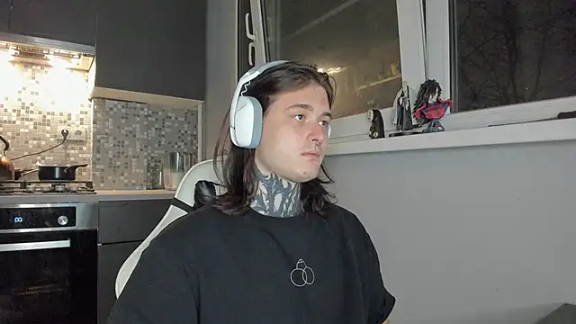 Snapshot of _torfin_ chatting on 03-10-25, 11:16 torfin online show from 03-10-25, 11:16