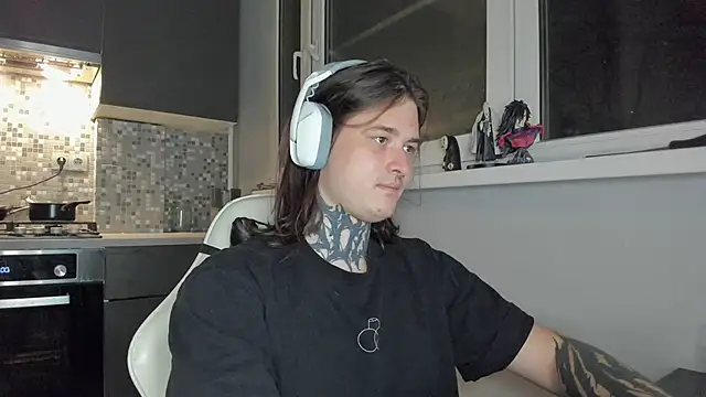 Snapshot of _torfin_ chatting on 03-11-25, 02:21 torfin online show from 03-11-25, 02:21