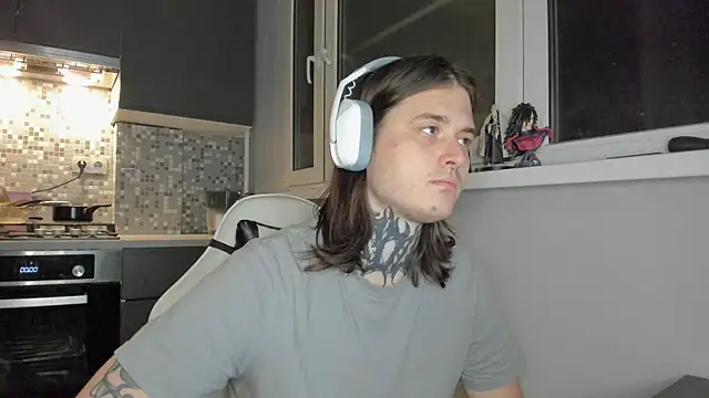 Snapshot of _torfin_ chatting on 03-17-25, 01:24 torfin online show from 03-17-25, 01:24