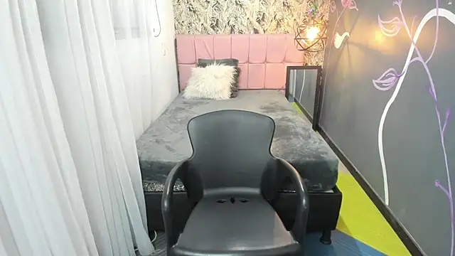 Snapshot of EmmaaEvans_ chatting on 01-29-25, 11:51 EmmaaEvans online show from 01-29-25, 11:51