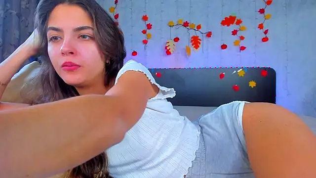 Milana Crystal  online show from 10-27-25, 08:07