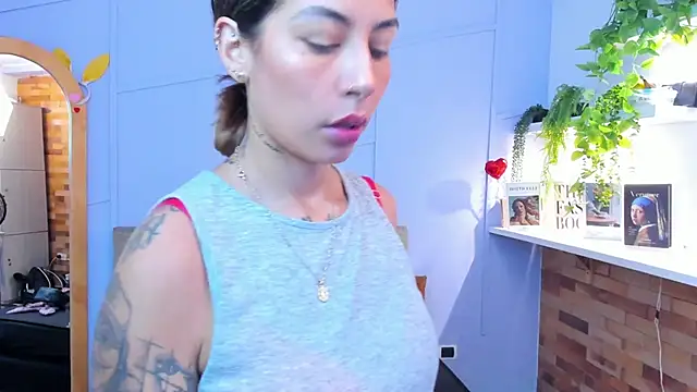 Georgina-coule online show from 10-21-25, 01:23