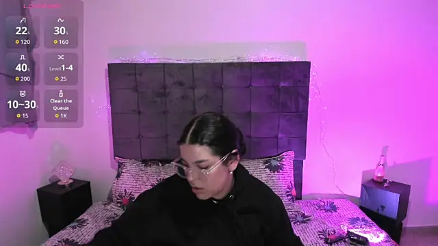 Kylie2211 online show from 11-13-25, 02:32