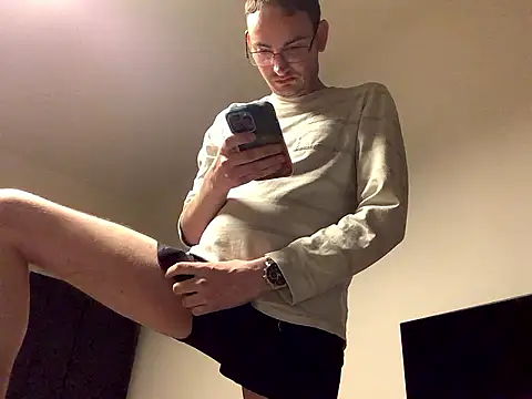 Hebrewhammers42 online show from 04-12-26, 08:03