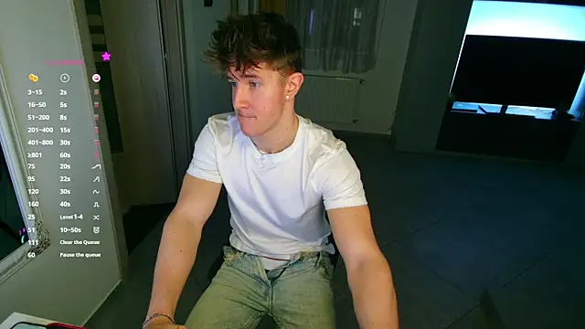 ChristianLevine  online show from 10-23-25, 04:39