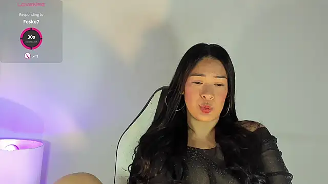 bella hadid1  online show from 02-08-25, 11:44