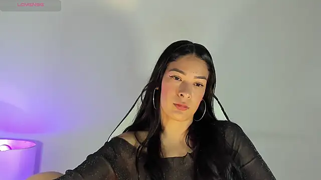 bella hadid1  online show from 02-08-25, 10:08