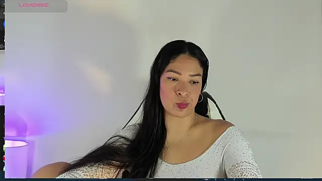 bella hadid1  online show from 03-02-25, 01:38