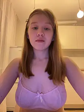 Snapshot of Eva_Weyne chatting on 04-23-26, 08:33 Eva Weyne online show from 04-23-26, 08:33