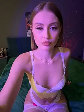 Sweet  Milly online show from 01-10-25, 07:00