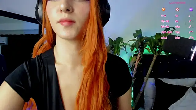 Snapshot of devlin_violett chatting on 01-09-25, 05:44 devlin violett online show from 01-09-25, 05:44