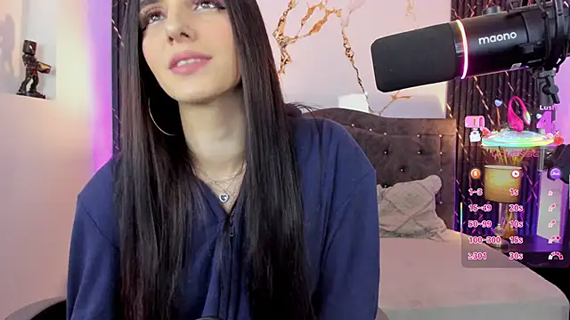 Snapshot of devlin_violett chatting on 11-02-25, 03:42 devlin violett online show from 11-02-25, 03:42