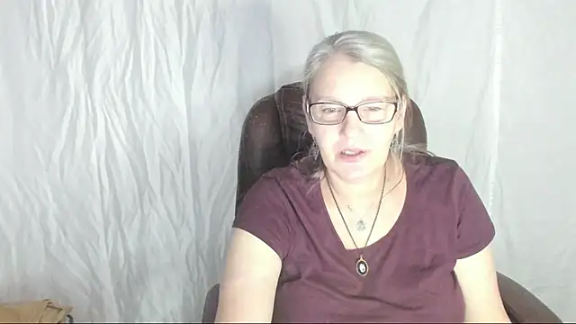 irinamaux online show from 03-01-25, 01:40