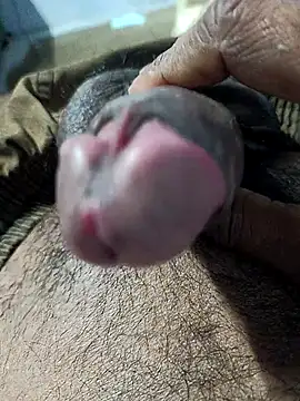 Snapshot of mr_slim_body chatting on 09-17-25, 03:35 mr slim body online show from 09-17-25, 03:35