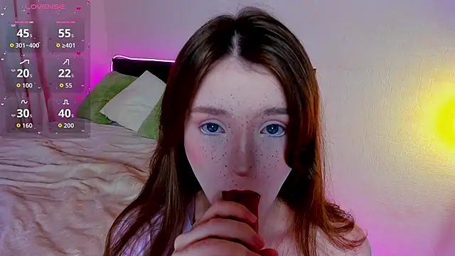 Snapshot of lexxxxxxi chatting on 10-26-25, 06:14 lexxxxxxi online show from 10-26-25, 06:14