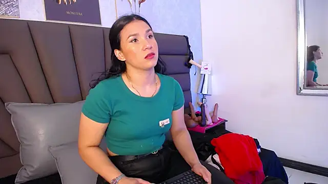 Sofi Perez  online show from 05-21-26, 11:17