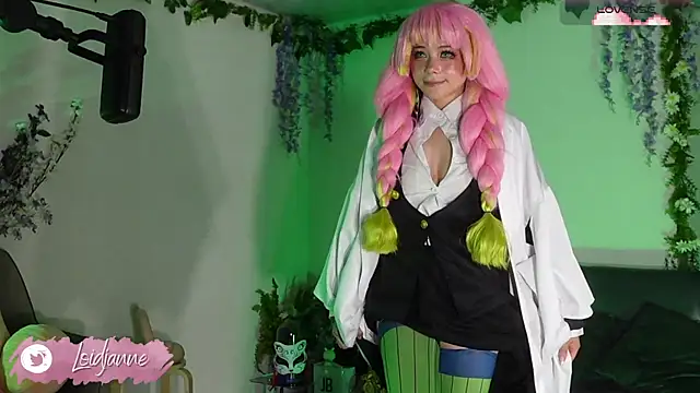 Snapshot of loIijanne chatting on 11-18-25, 12:49 loIijanne online show from 11-18-25, 12:49