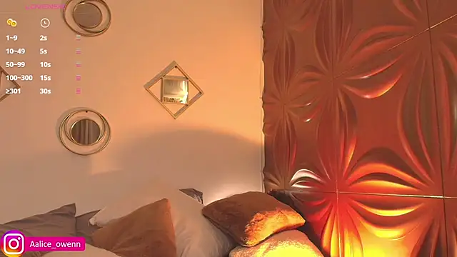 Snapshot of Aliceowenn chatting on 02-13-25, 12:13 Aliceowenn online show from 02-13-25, 12:13